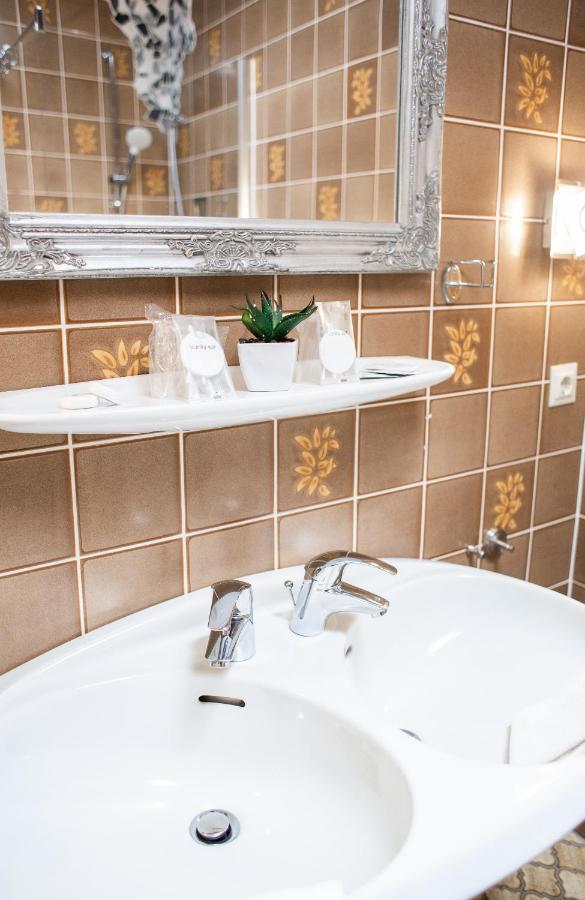 Waldhotel Koenig Von Rom Waldesch Ngoại thất bức ảnh